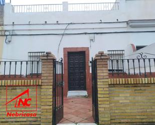 Exterior view of House or chalet for sale in Lebrija