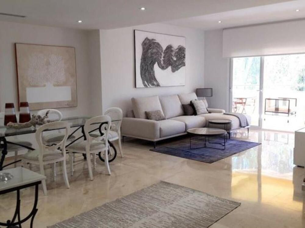 Sala d'estar de Apartament de lloguer en Marbella amb Aire condicionat, Terrassa i Traster