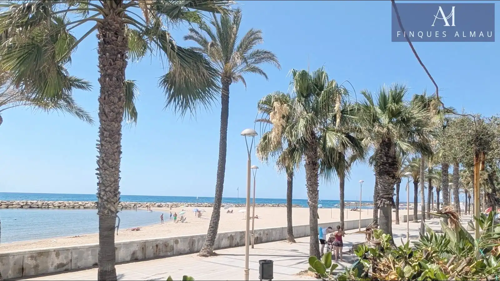 Exterior view of Detached homes for sale in Vilanova i la Geltrú  with Air Conditioner, Heating and Private garden