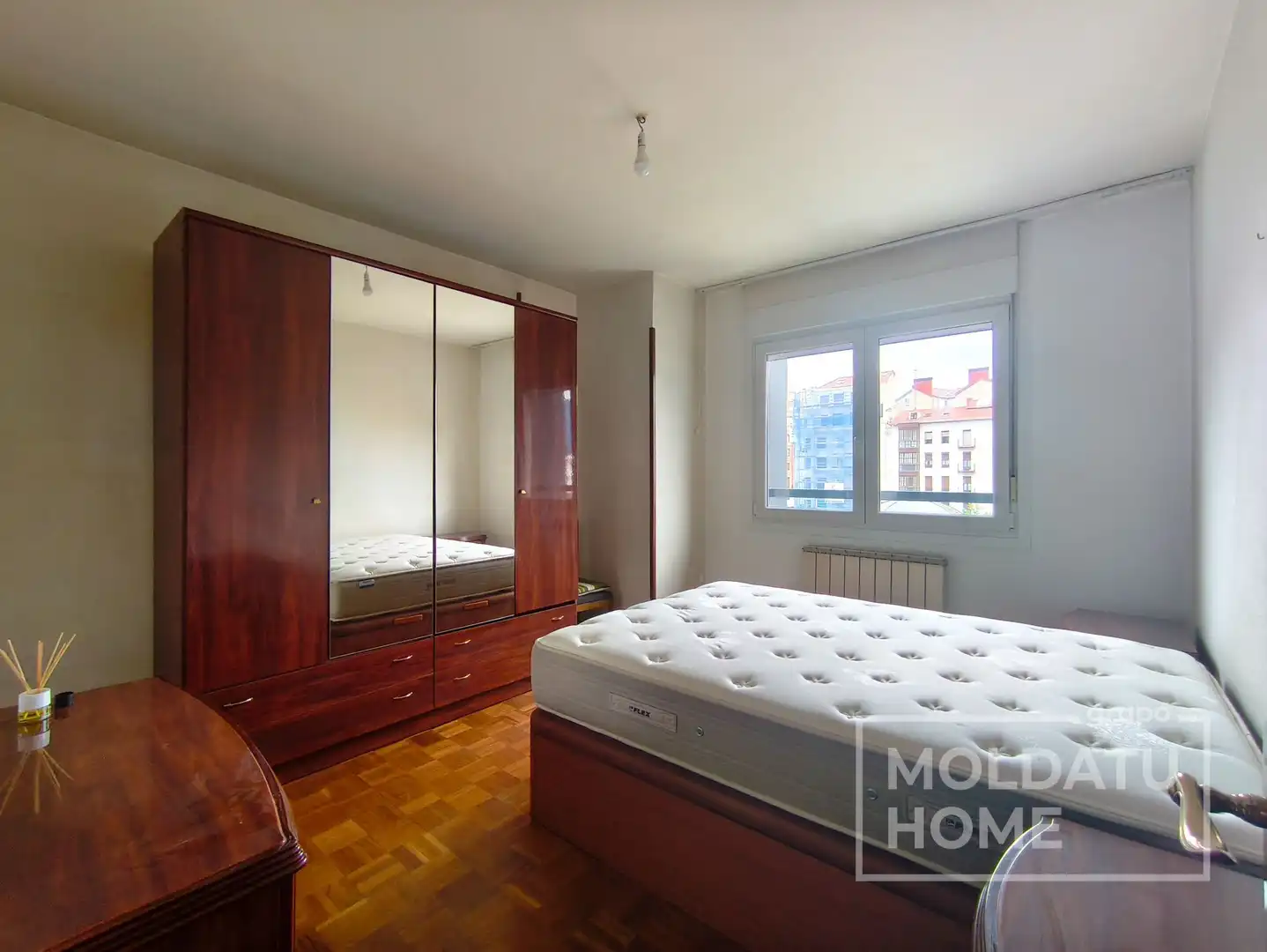 Bedroom of Flat for sale in Bilbao   with Heating, Terrace and Furnished