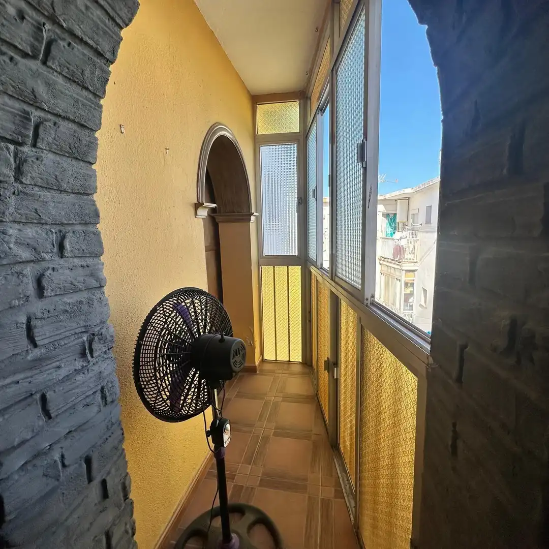 Terraza de Piso en venta en La Línea de la Concepción con Amueblado y Balcón