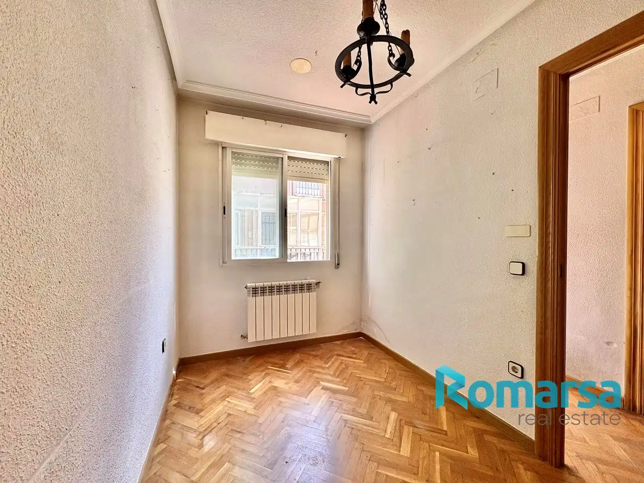 Bedroom of Detached homes for sale in Ávila  with Heating, Private garden and Parquet flooring