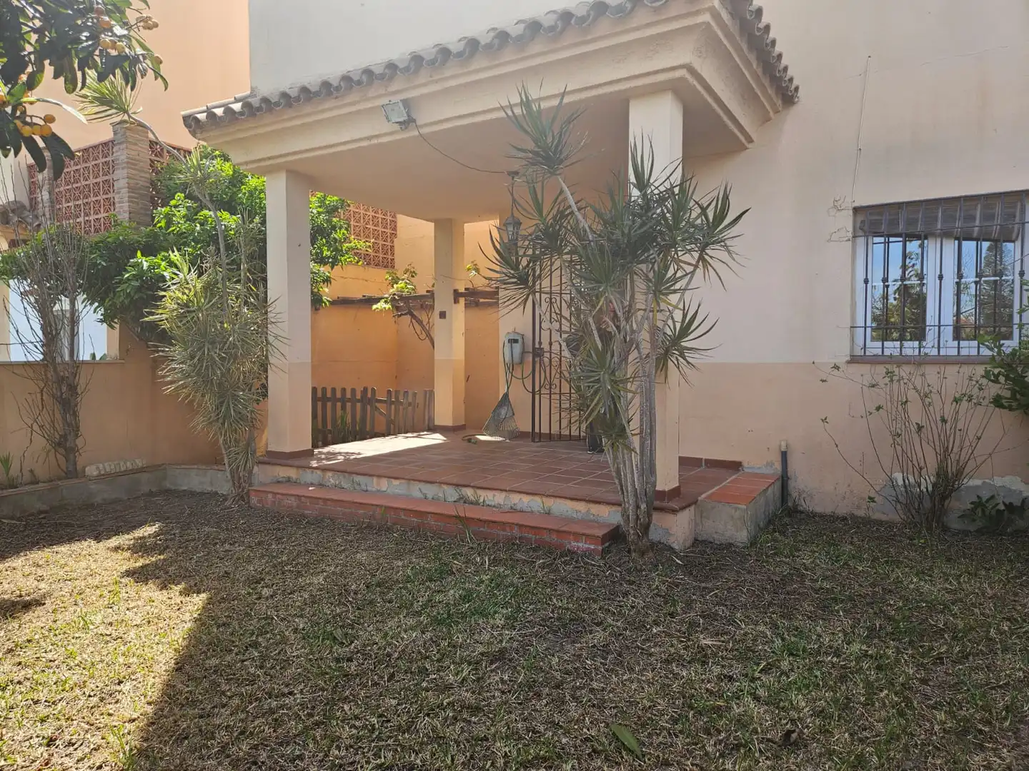 Jardí de Casa o xalet en venda en La Línea de la Concepción amb Jardí privat, Terrassa i Traster
