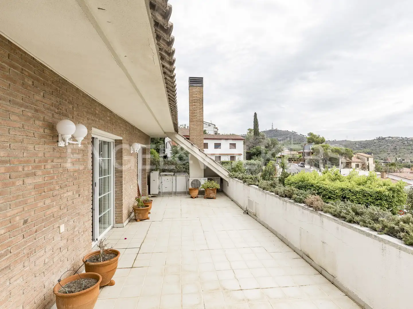 Terrassa de Casa o xalet en venda en Sant Just Desvern amb Aire condicionat, Calefacció i Jardí privat
