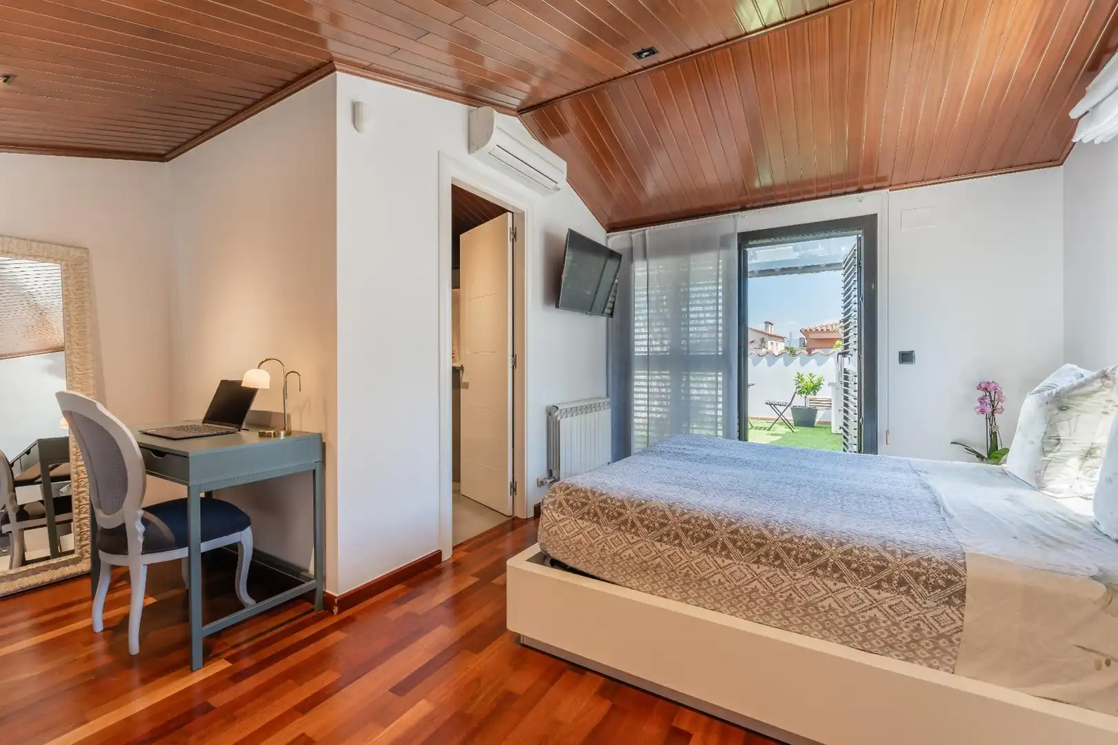 Habitación de Casa o chalet en venta en Montmeló con Calefacción, Terraza y Jacuzzi