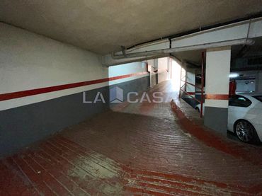 Aparcament en venda a Salut - Lloreda