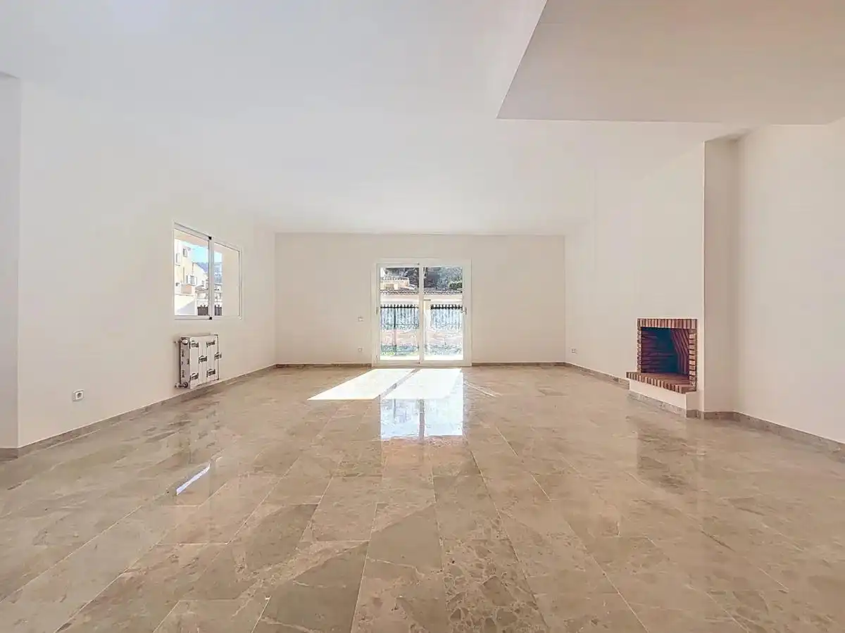 Sala de estar de Casa o chalet en venta en Benidorm con Calefacción, Jardín privado y Terraza