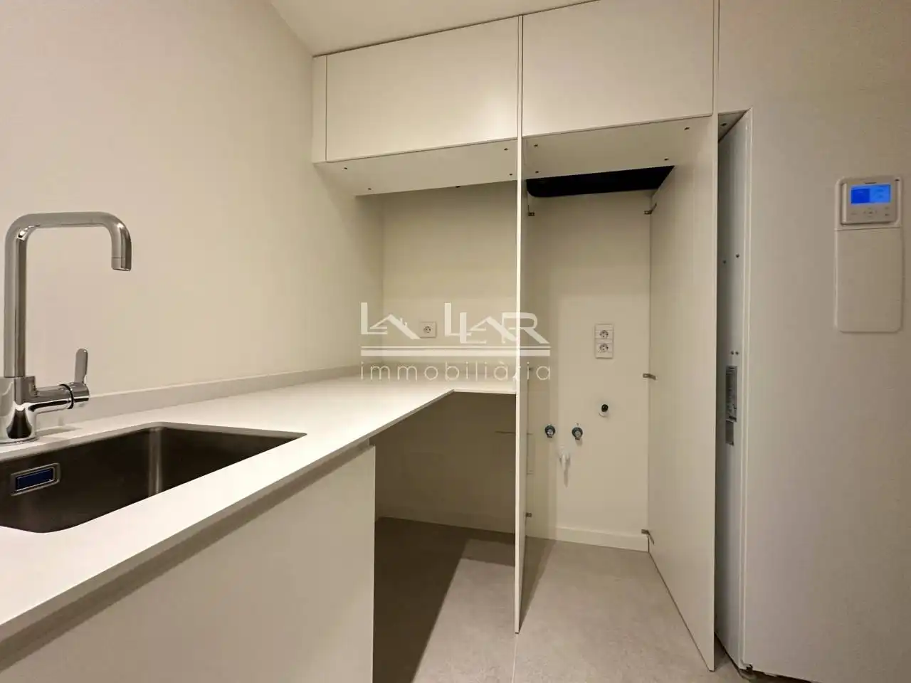 Kitchen of Flat for rent in Vic  with Air Conditioner, Heating and Parquet flooring