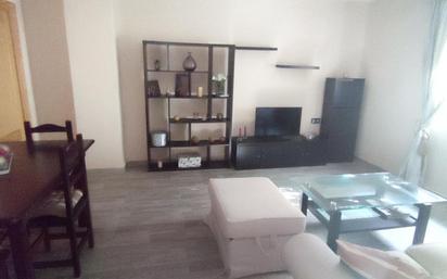 Living room of Flat to rent in  Granada Capital  with Air Conditioner and Furnished