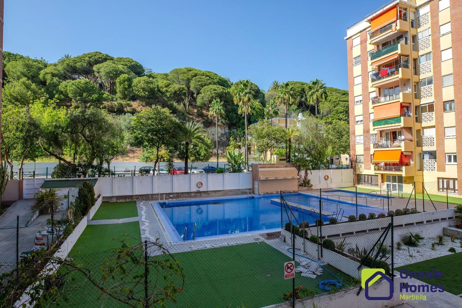 Swimming pool of Flat for sale in Marbella  with Private garden and Community pool