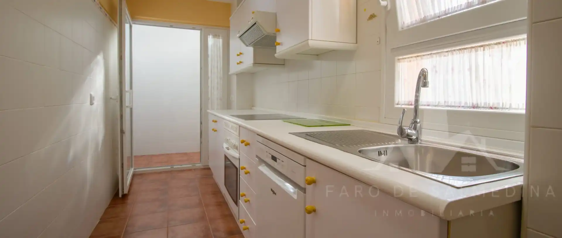 Cocina de Casa adosada en venta en Rota con Aire acondicionado, Terraza y Piscina comunitaria