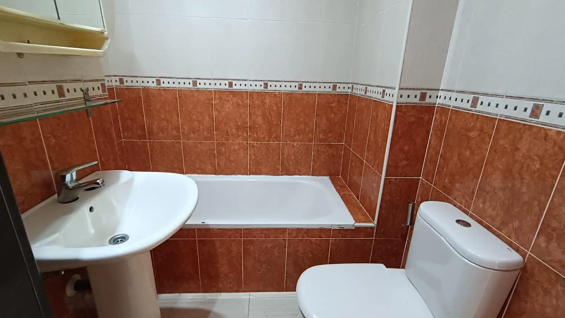 Bathroom of Flat for sale in Roquetas de Mar  with Air Conditioner, Heating and Terrace