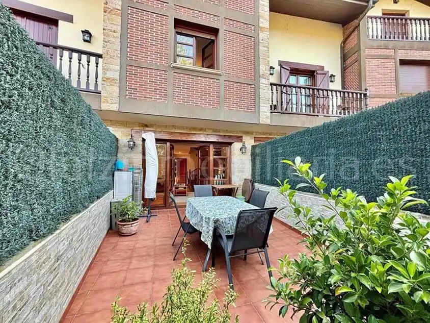 Haus oder Chalet zum Verkauf in Zalla