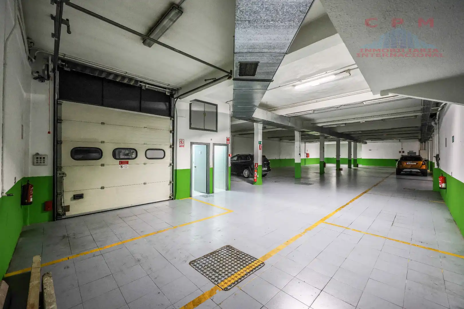 Parkplatz von Gebäude zur Miete in Madrid