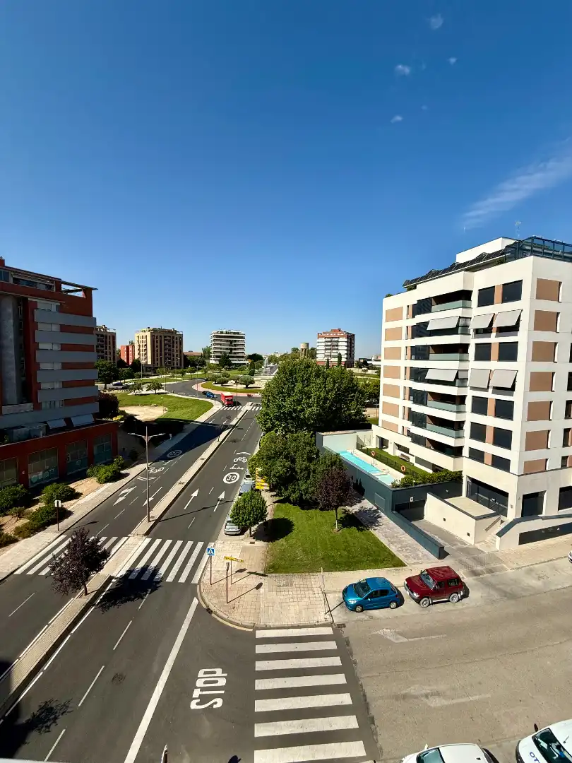Außenansicht von Dachboden zur Miete in Guadalajara mit Klimaanlage, Heizung und Terrasse