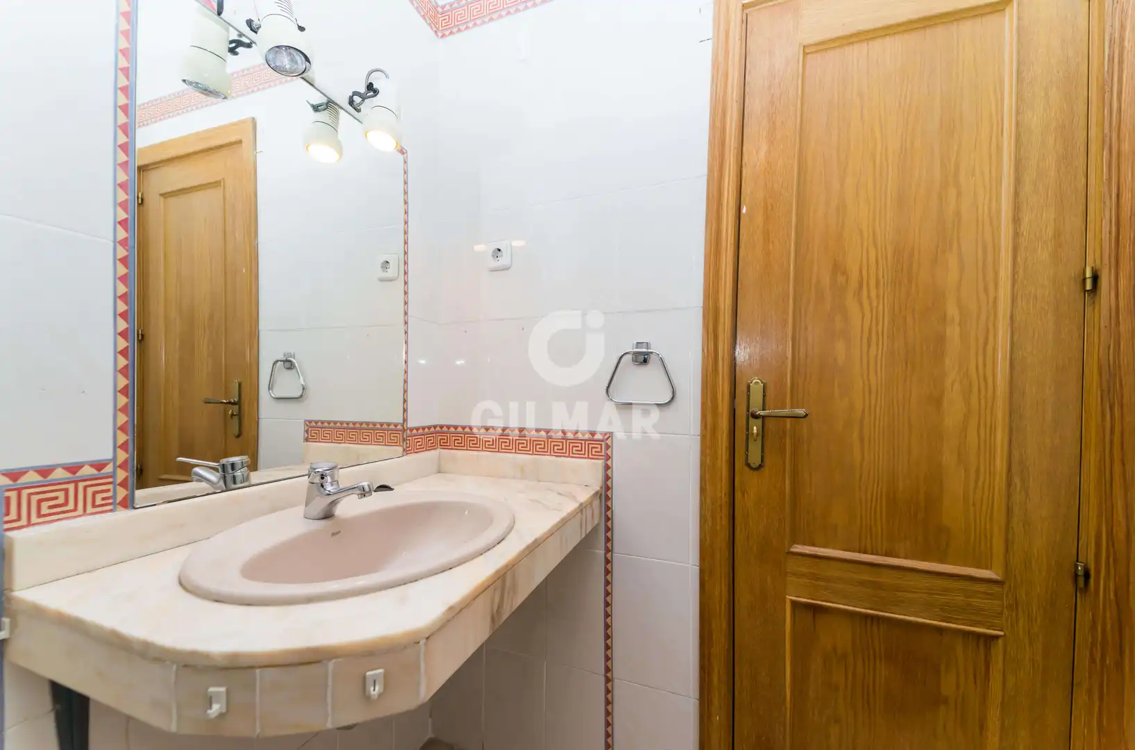 Baño de Estudio en venta en Madrid con Calefacción, Jardín privado y Piscina