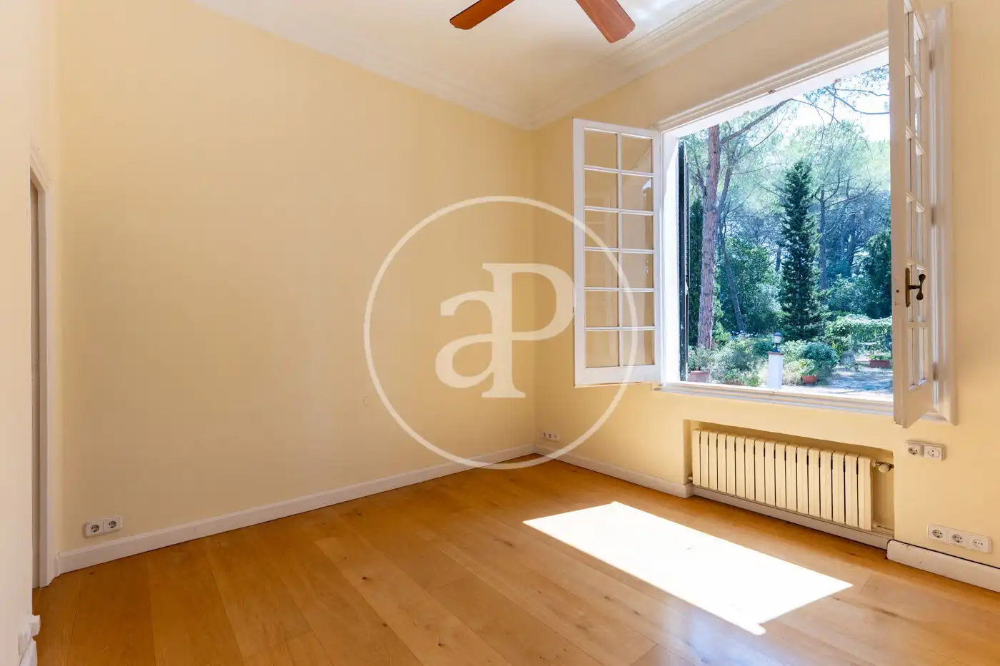 Habitación de Casa o chalet en venta en Sant Cugat del Vallès con Calefacción, Jardín privado y Terraza