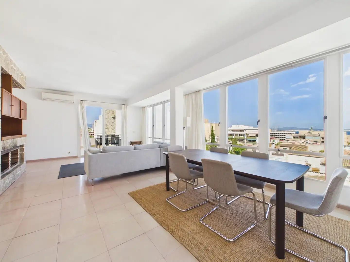 Sala d'estar de Apartament de lloguer en  Palma de Mallorca amb Aire condicionat