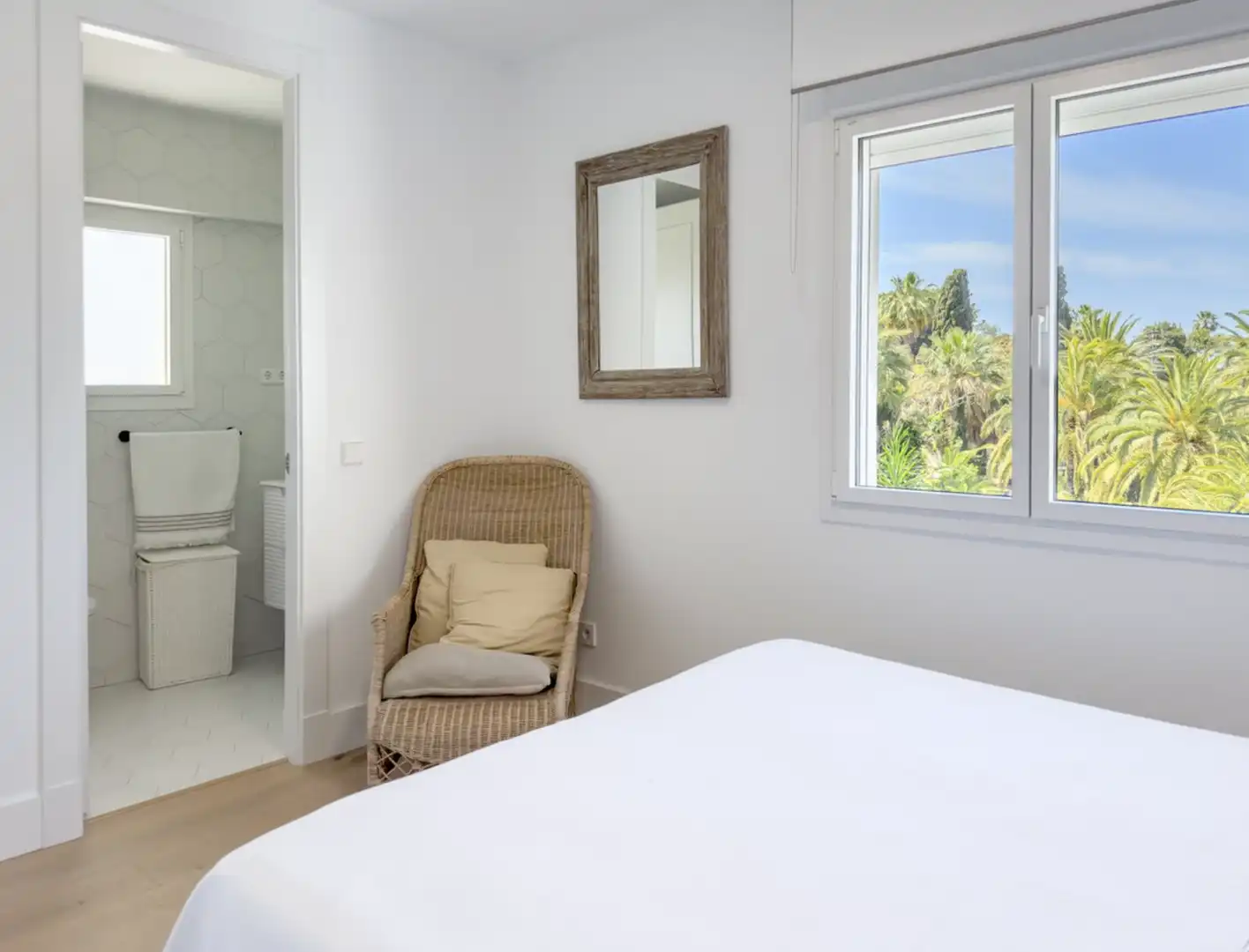 Schlafzimmer von Maisonette zum Verkauf in Marbella mit Klimaanlage, Heizung und Parkett