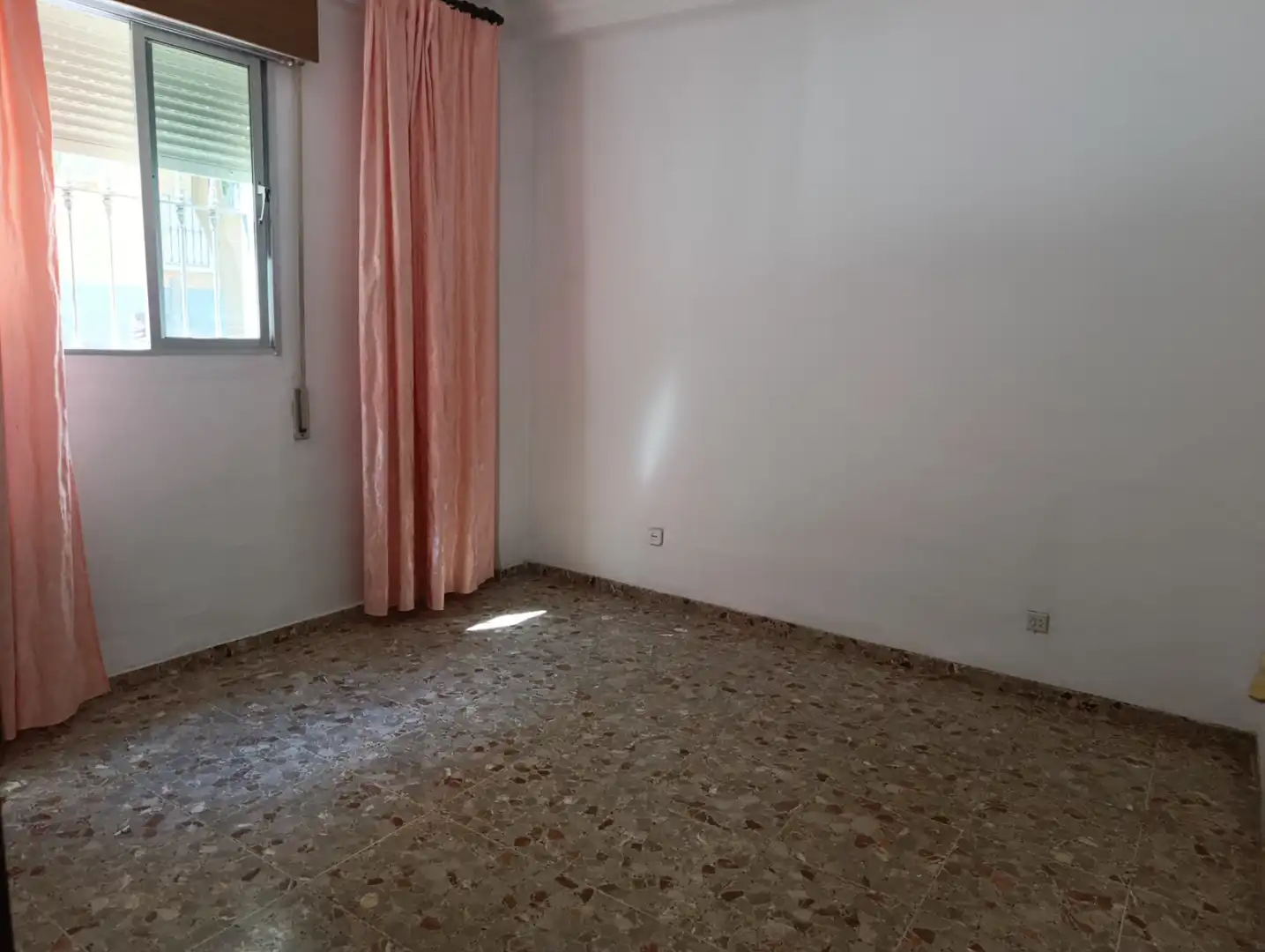 Bedroom of Flat for sale in Dos Hermanas  with Air Conditioner