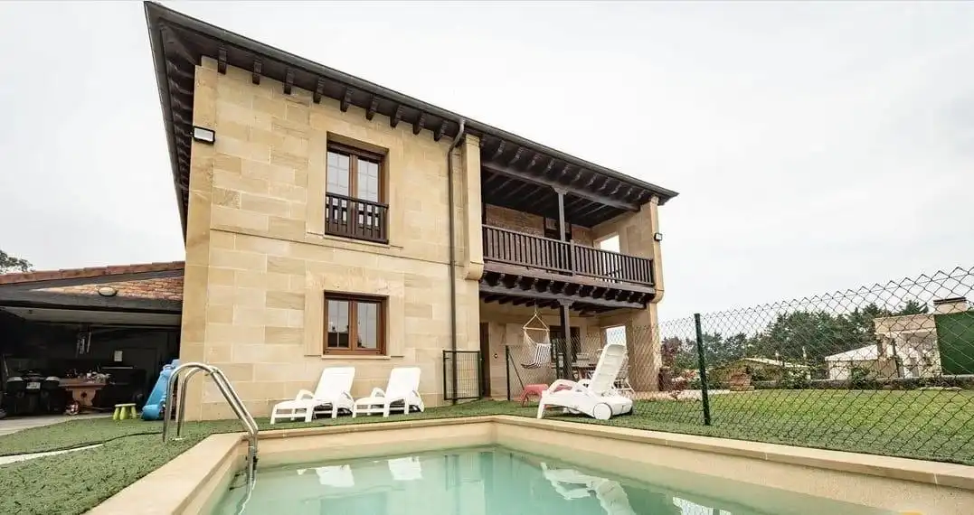 Piscina de Casa o xalet en venda en Santander amb Calefacció, Jardí privat i Piscina