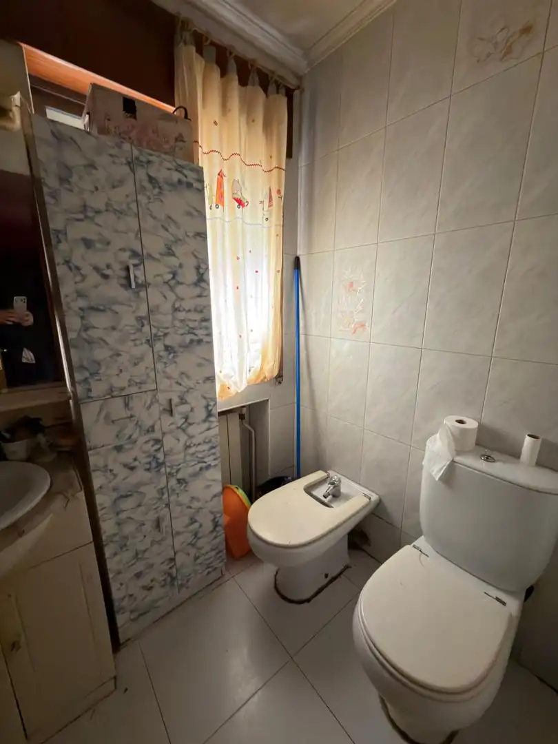 Bany de Pis en venda en Venta de Baños amb Calefacció i Terrassa
