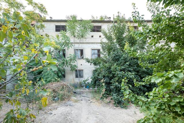 Terreno residencial en Venta en Calle Granada, 1 en Iznalloz