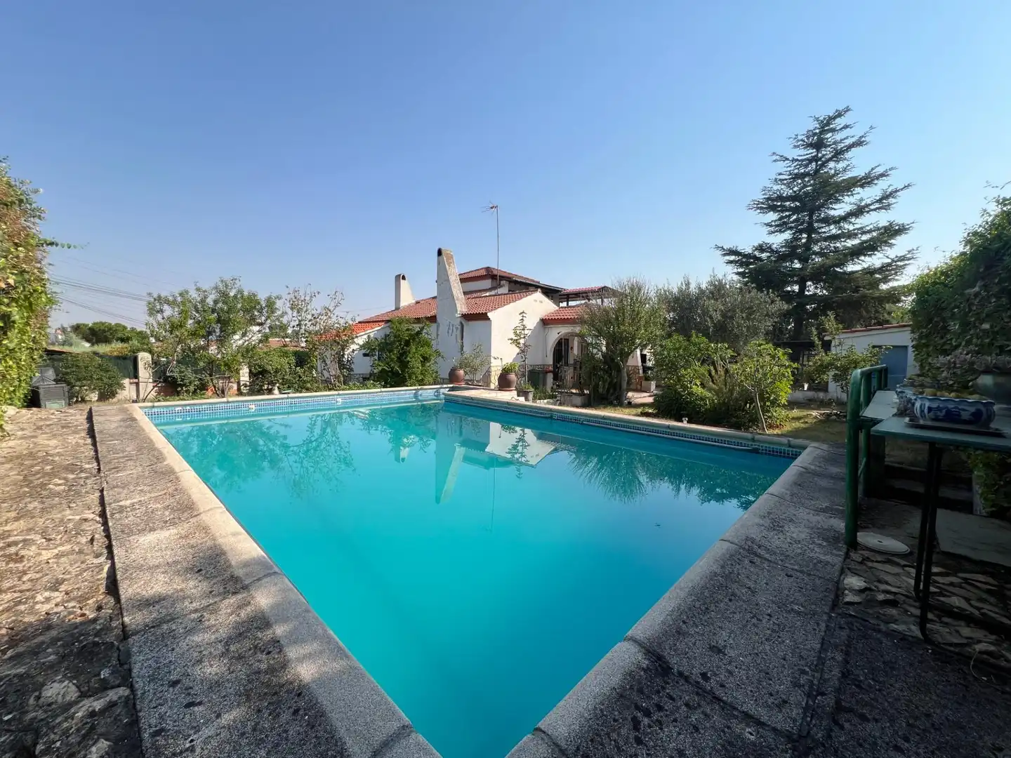 Swimming pool of Houses for sale in El Viso de San Juan  with Air Conditioner, Heating and Private garden