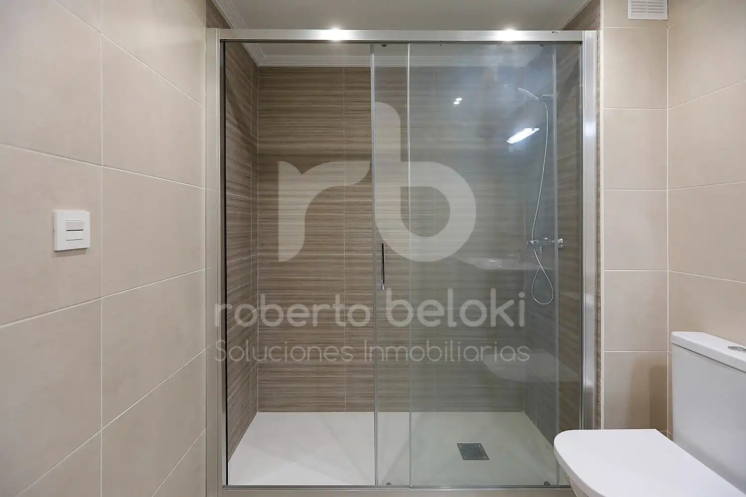 Bany de Pis en venda en Bera amb Calefacció, Terrassa i Balcó