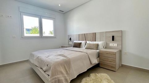 Villa de 3 dormitorios y 2 baños con piscina y jardín en Benijofar, imagen 2