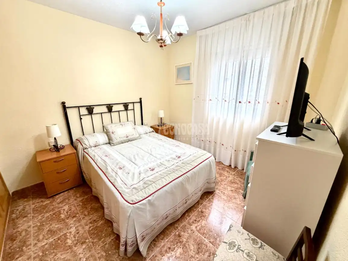 Bedroom of Flat for sale in Fuenlabrada  with Air Conditioner, Heating and Terrace