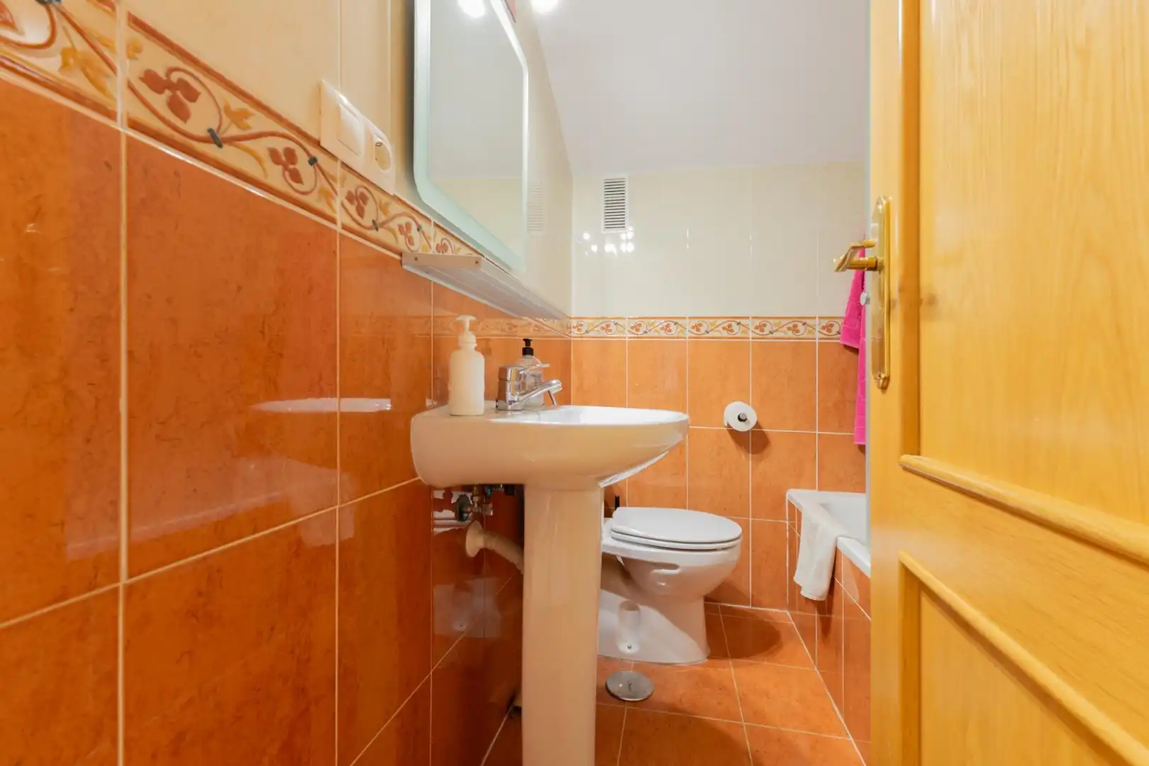 Baño de Dúplex en venta en Fuengirola con Terraza, Trastero y Piscina comunitaria