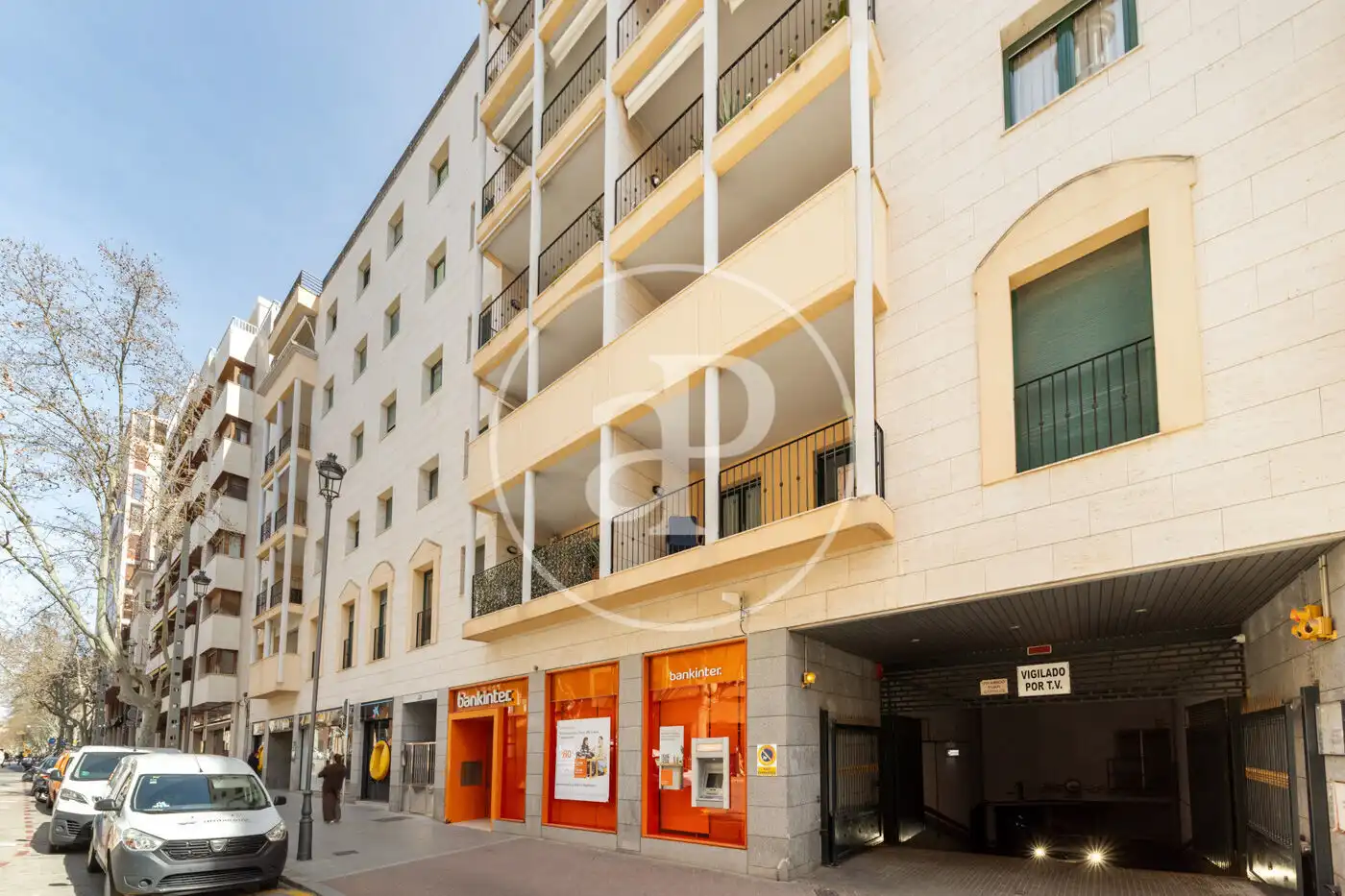 Außenansicht von Wohnung zum Verkauf in  Palma de Mallorca mit Klimaanlage, Heizung und Privatgarten