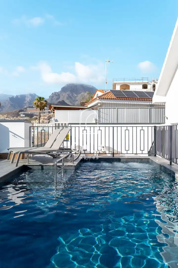 Vista exterior de Casa o chalet en venta en Adeje con Aire acondicionado, Calefacción y Terraza