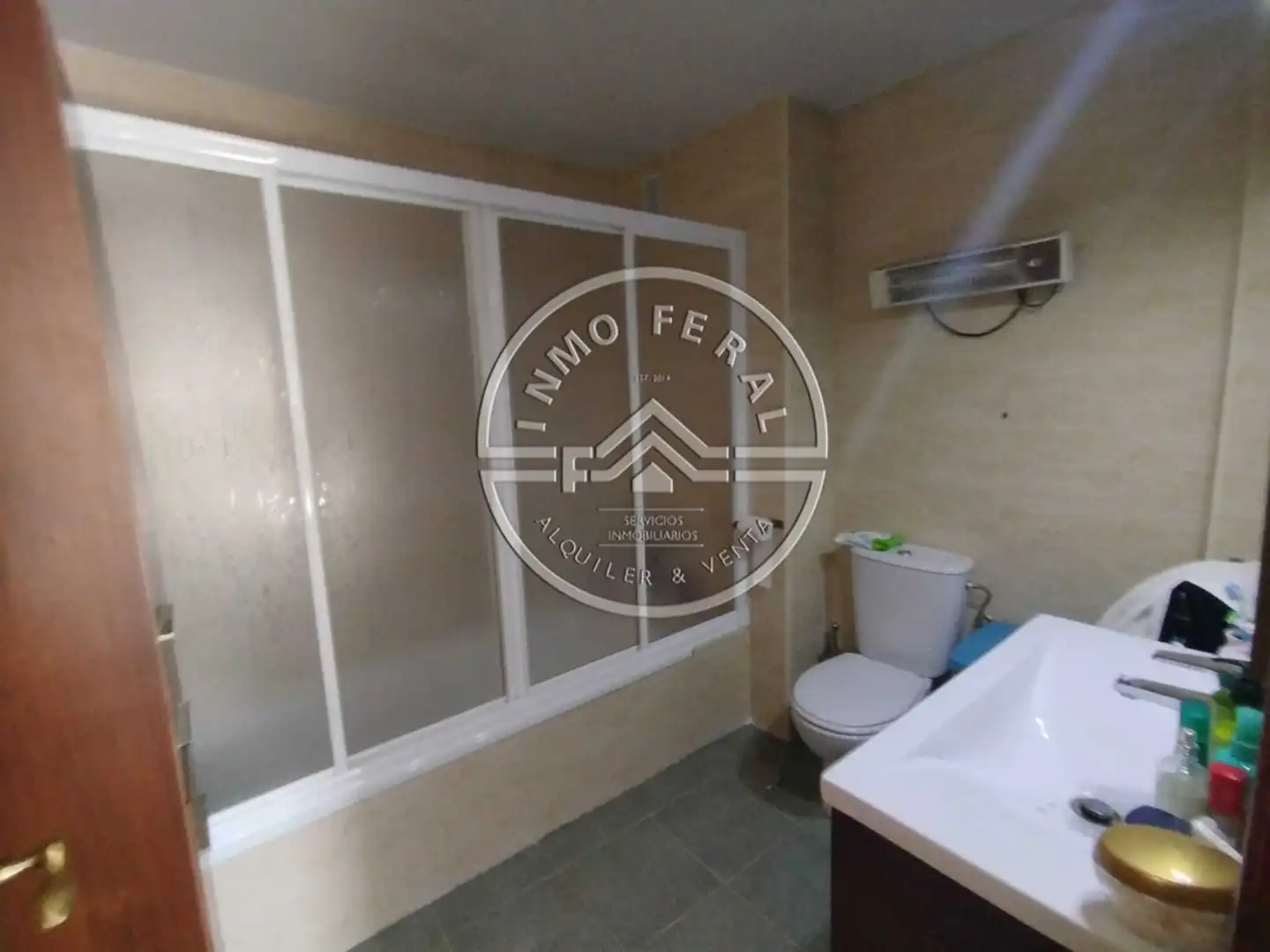 Bathroom of Flat for sale in Écija  with Air Conditioner, Heating and Parquet flooring