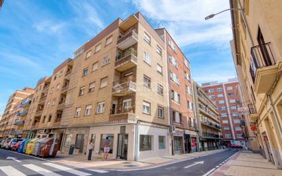 Exterior view of Flat for sale in Salamanca Capital  with Heating