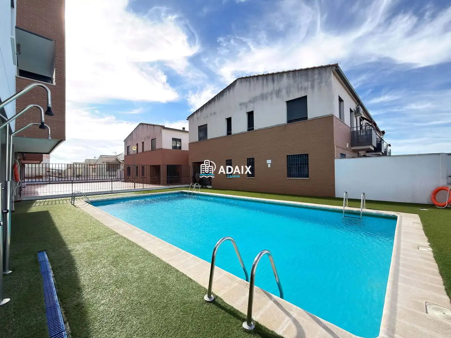Piscina de Piso en venta en Cáceres con Aire acondicionado, Calefacción y Terraza