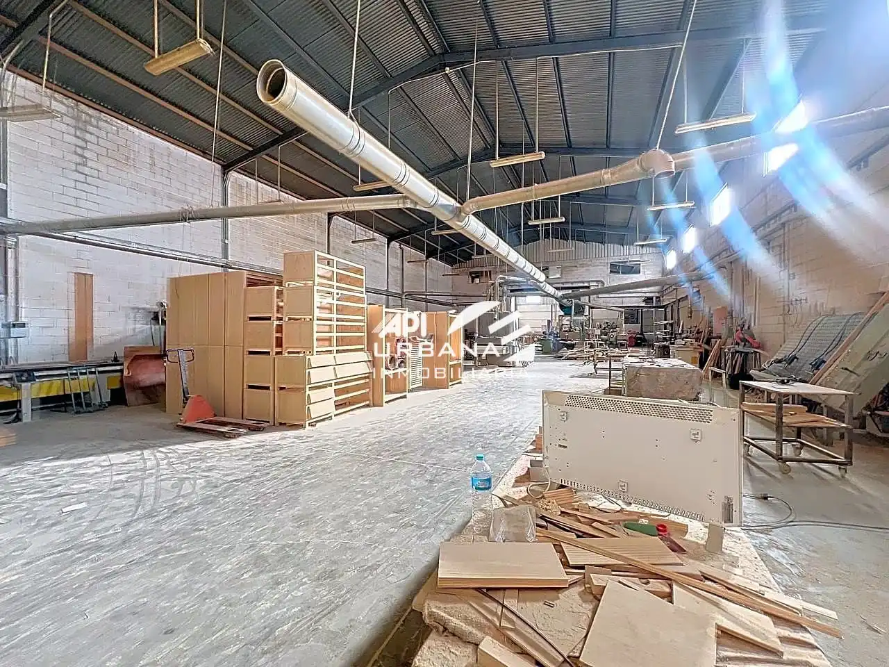 Nave industrial en venta en Lucena