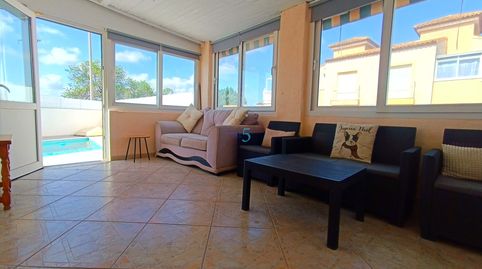 Encantadora villa independiente de dos dormitorios orientada al sur con piscina privada en una parcela de esquina, Montebello! Sit, imatge 2