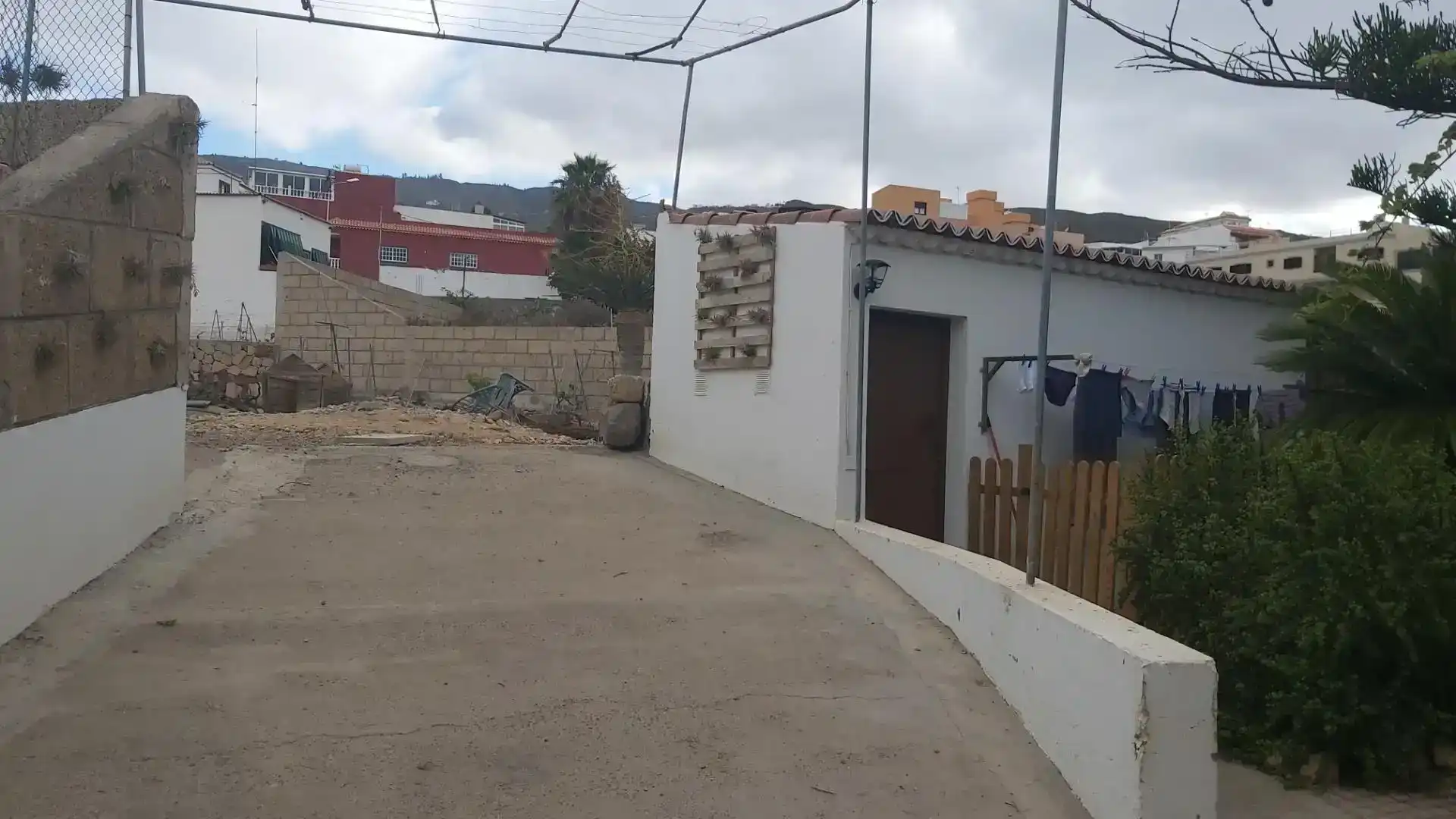 Vista exterior de Planta baixa en venda en Arona amb Jardí privat i Piscina