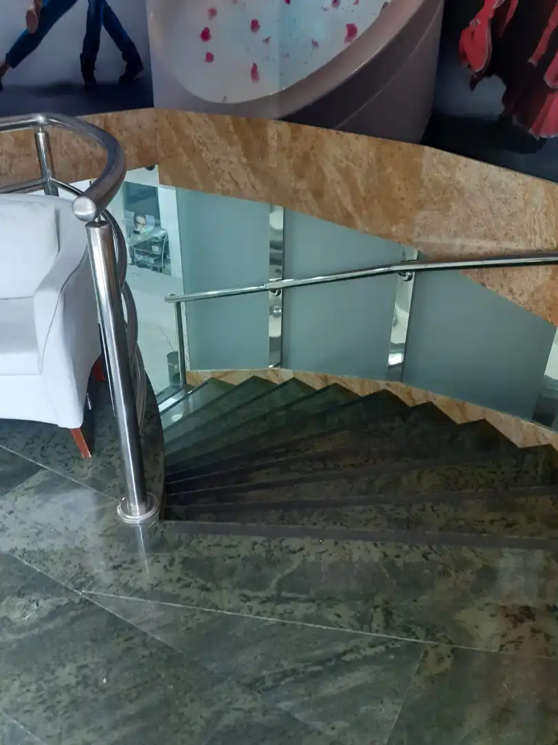 Business premises for sale in Avenida Primero de Mayo 1, imagen 13