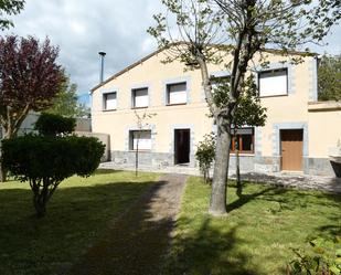 Vista exterior de Casa o xalet en venda en Zuñeda amb Jardí privat, Traster i Moblat