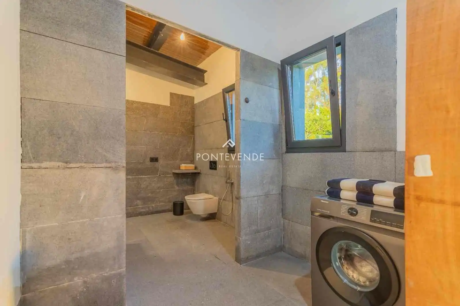 Baño de Casa o chalet en venta en Marín con Aire acondicionado, Calefacción y Jardín privado