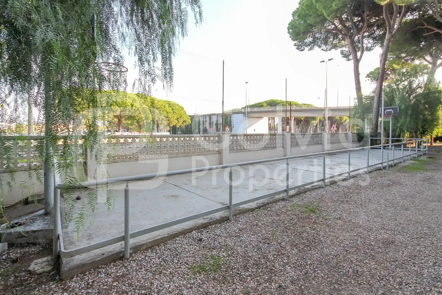 Vista exterior de Pis en venda en Castelldefels amb Traster, Alarma i Piscina comunitària