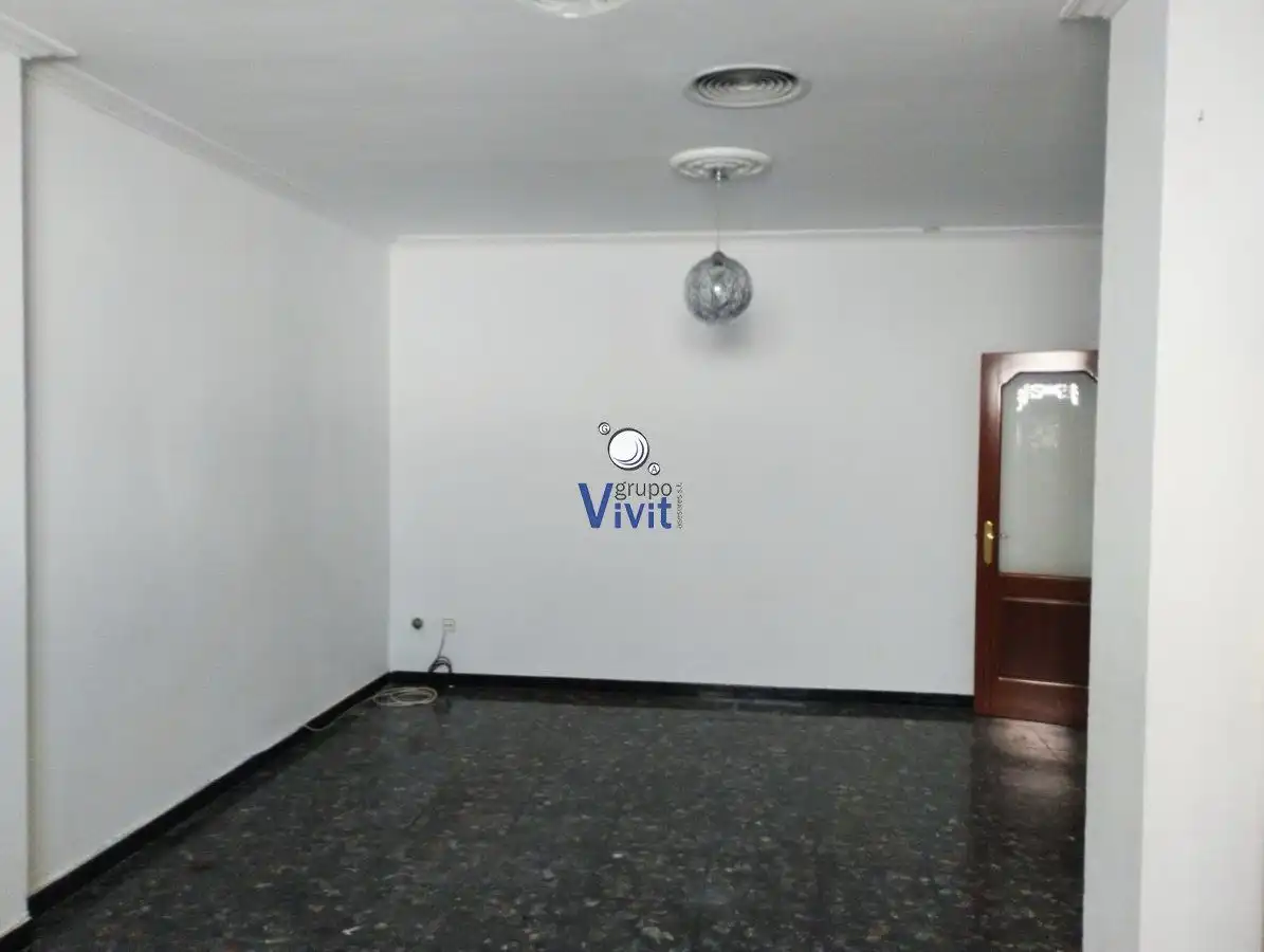 Sala d'estar de Casa o xalet en venda en Alcalá de Guadaira amb Aire condicionat, Traster i Balcó