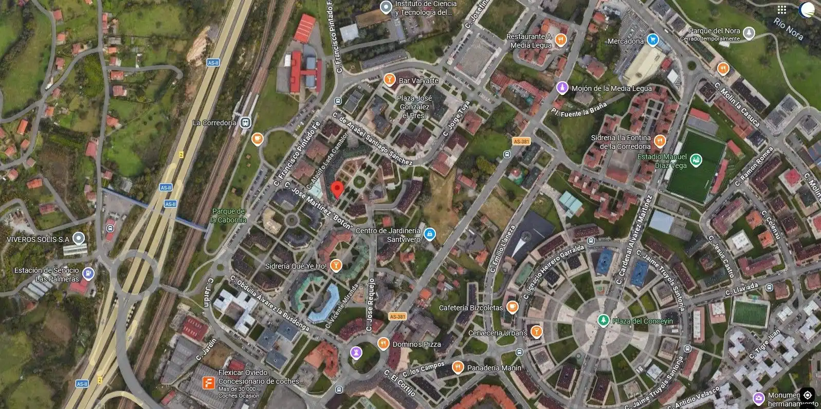 Vista exterior de Piso en venta en Oviedo  con Trastero