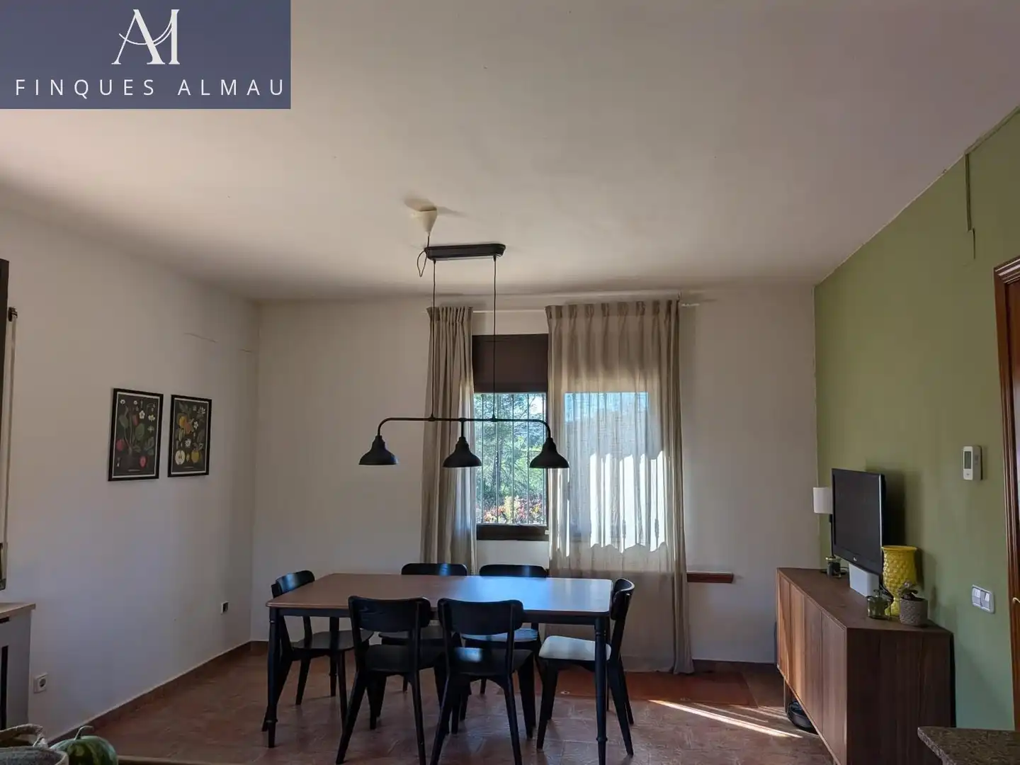Comedor de Finca rústica en venta en Sant Llorenç d'Hortons con Terraza