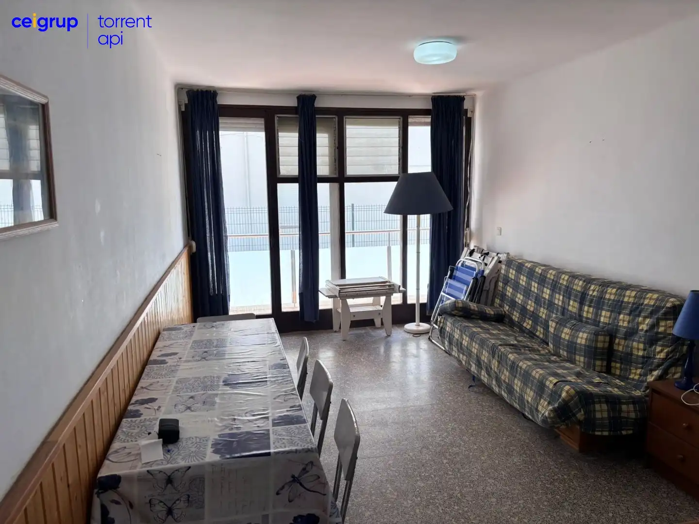 Sala de estar de Piso en venta en L'Estartit con Piscina, Amueblado y Balcón
