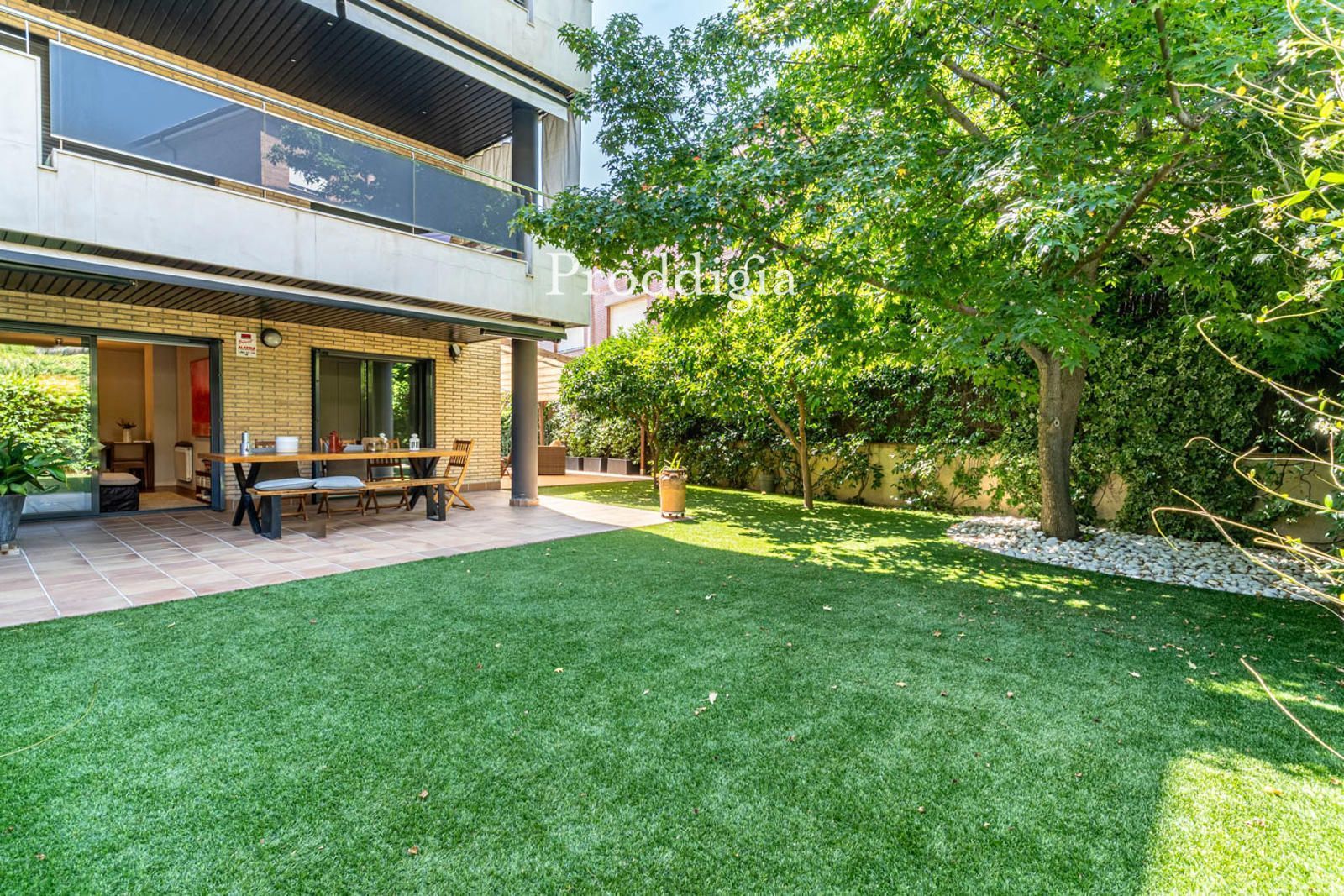 Garden of Flat for sale in Sant Cugat del Vallès  with Air Conditioner, Heating and Private garden