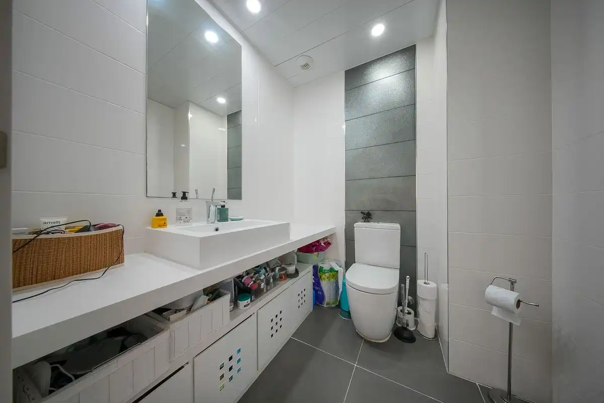 Bany de Casa o xalet en venda en Las Rozas de Madrid amb Aire condicionat, Calefacció i Jardí privat